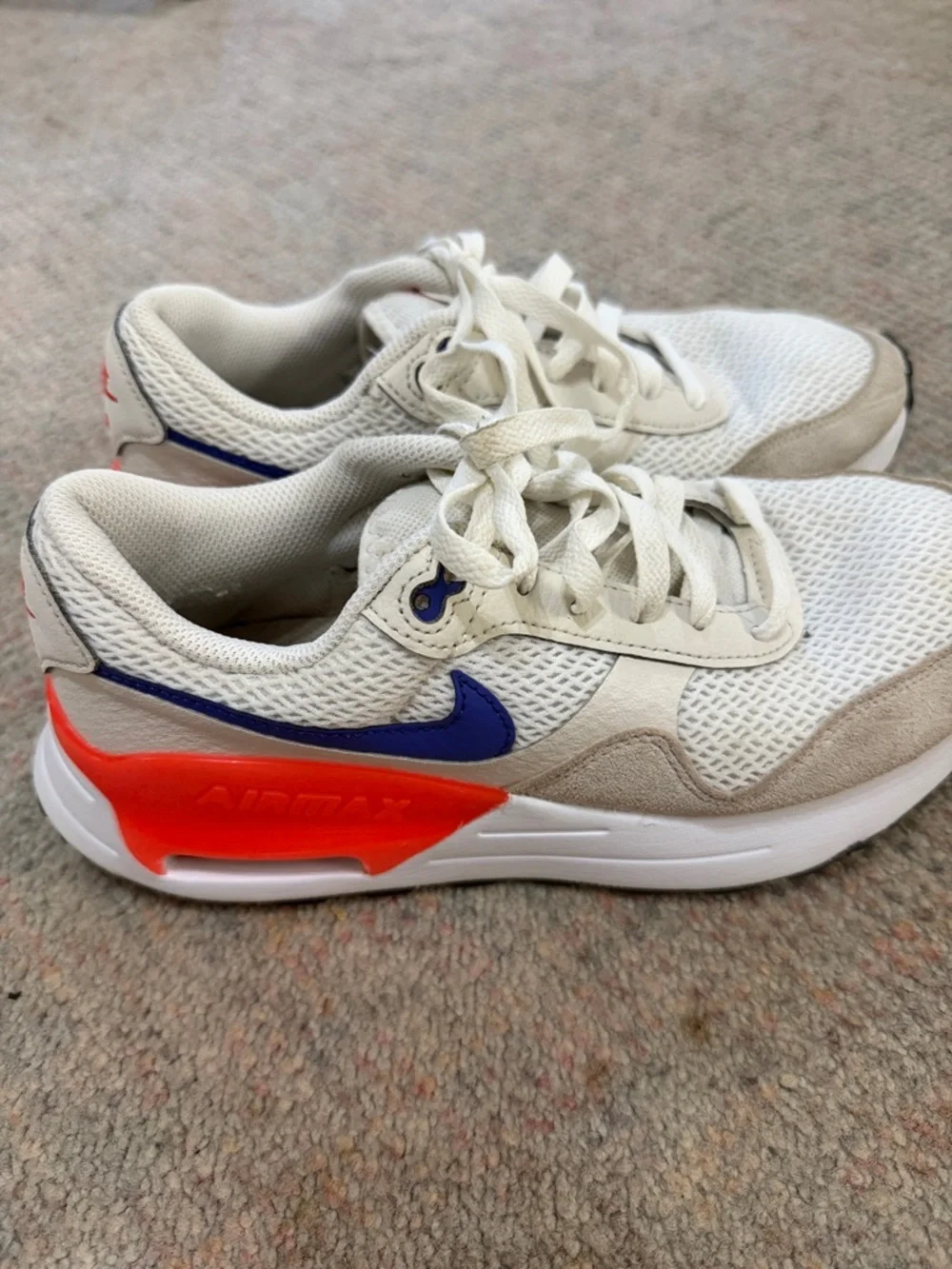 Nike Men’s Beige and Navy Accent Mesh Sneakers